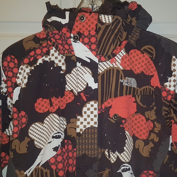 The North Face Jacket - Picture 14 of 17